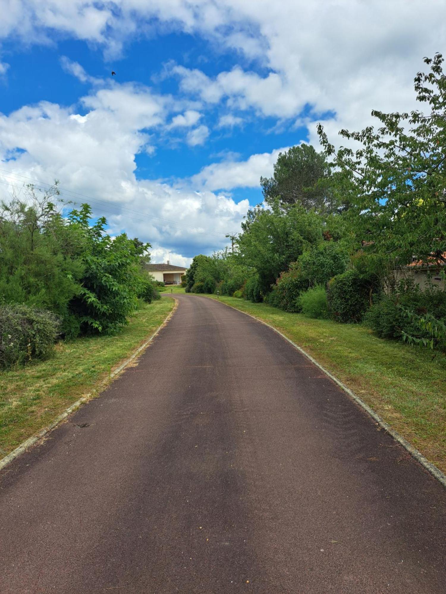 Вілла A La Source Saint-Medard-de-Guizieres Екстер'єр фото